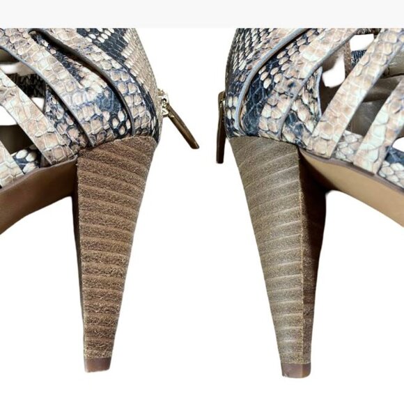 Vince Camuto High Heel Back Zip Peep Toe Snakeskin Shoes Booties Size 6.5 EUC - Picture 12 of 15